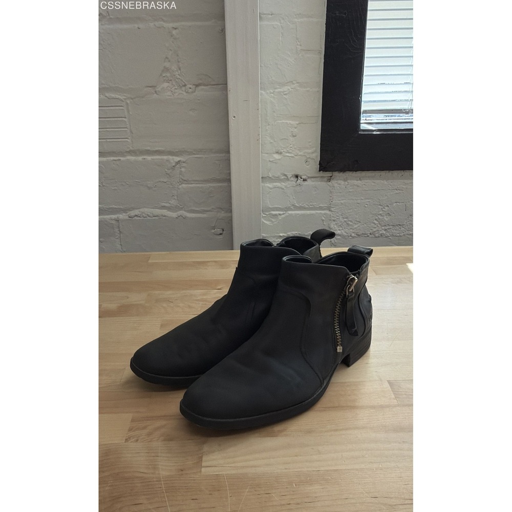 UGG Bonham II Black Leather Side Zip Ankle Boots Women's Size 10
